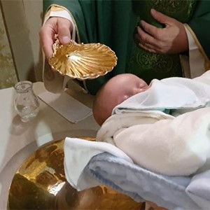 Slavlja krštenja u brojnim obiteljima Zagrebačke nadbiskupije